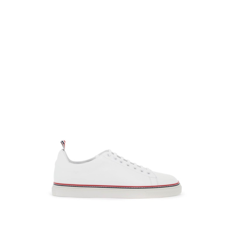 smooth leather sneakers with tricolor detail.