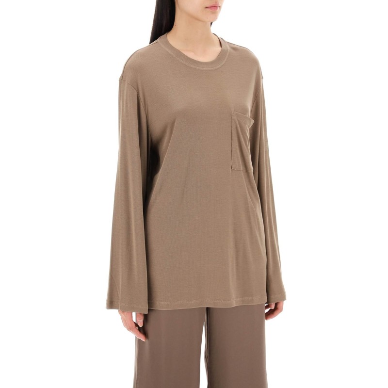 long-sleeved oversized t