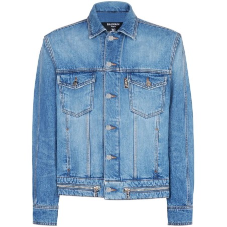 Buttoned denim jacket