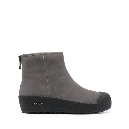 Guard calf suede boots