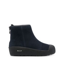 Guard calf suede boots