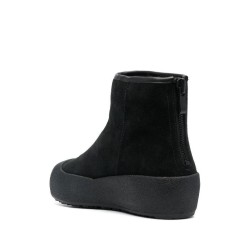 Guard calf suede boots