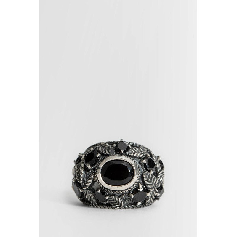 romantic ring with onyx stones