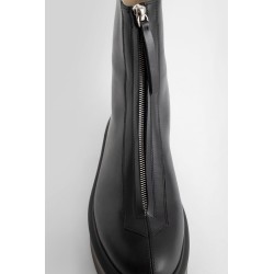 zipped boot i in leather