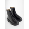 zipped boot i in leather