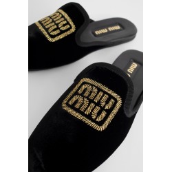 velvet embroidered slippers