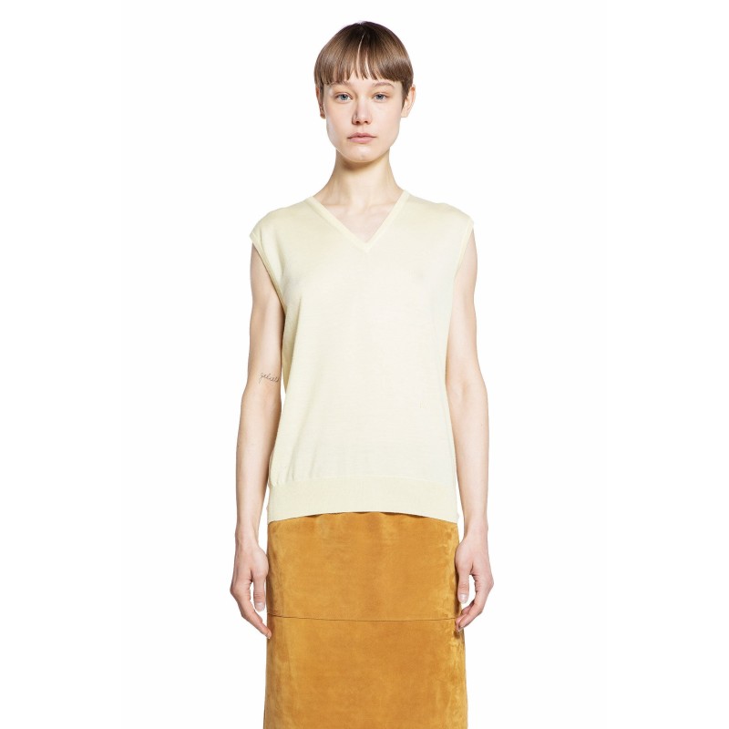 sleeveless v-neck sweater in fluid cashmere