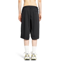 minimal cargo shorts in cotton wool twill