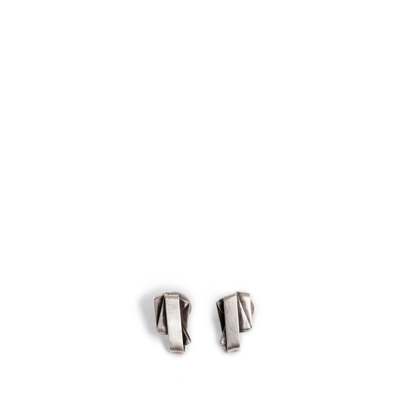 folded studs earrings