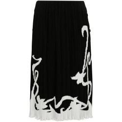 Pleated long skirt