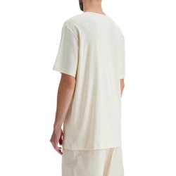 t-shirt with wide round neck