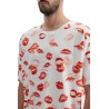 "kiss all over print t