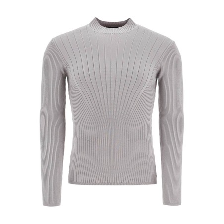 fitted long-sleeved top