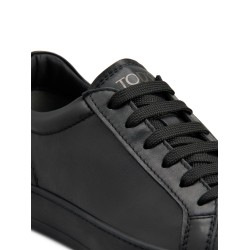 Low-top leather sneakers