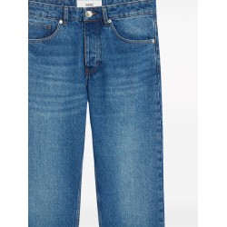 Straight-leg jeans