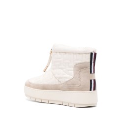 Monogram snowboot