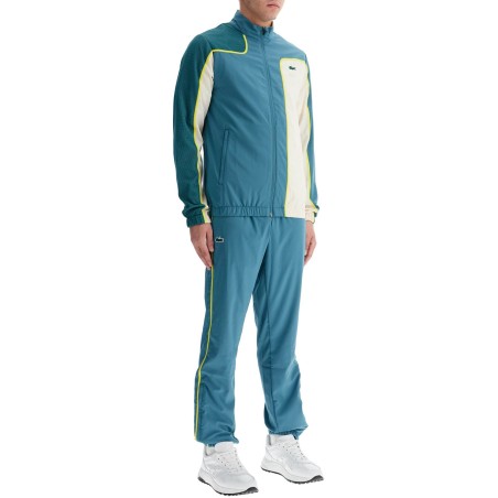 'sporty tracksuit with contrasting stitching