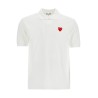 polo bianco in cotone con logo cuore rosso