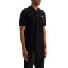 polo unisex in cotone nero con logo cuore rosso