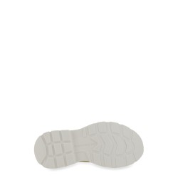 SNEAKER TREAD SLICK