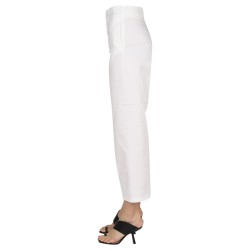 CROPPED FIT JEANS