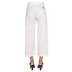 CROPPED FIT JEANS