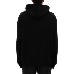 ZIP SWEATSHIRT.