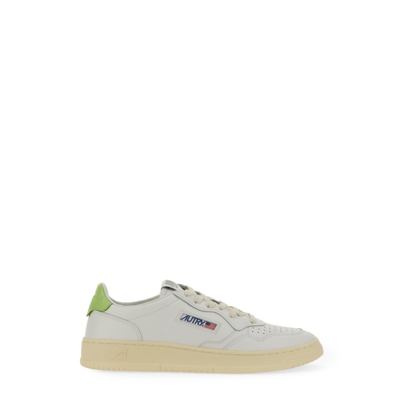 MEDALIST LOW SNEAKER