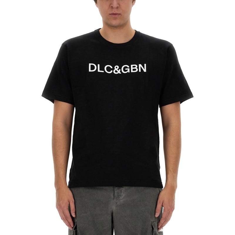 T-SHIRT WITH LOGO