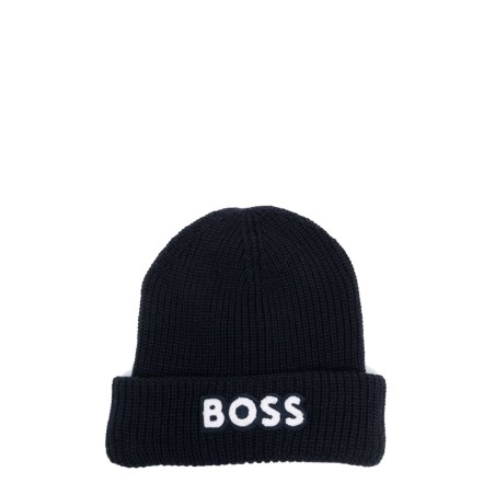 beanie with contrasting logo