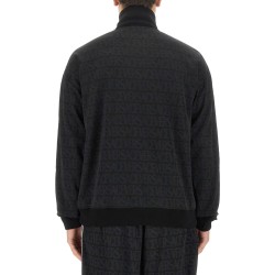 ZIP SWEATSHIRT.