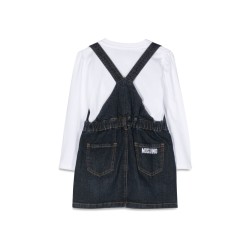 dungarees with t-shirt