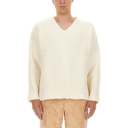 V-NECK SWEATER