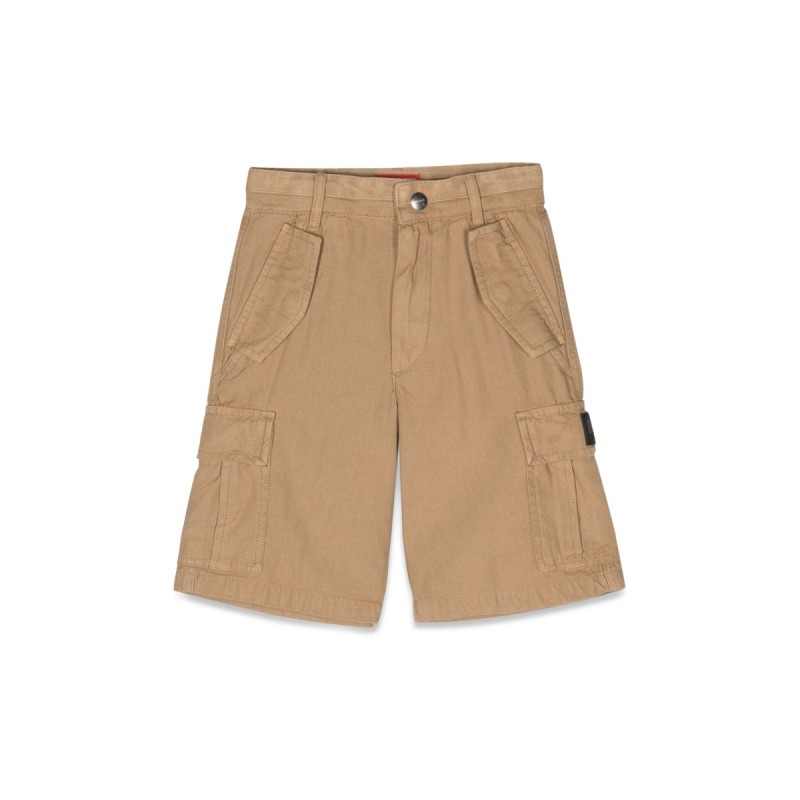 bermuda shorts pockets