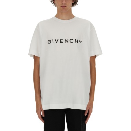 OVERSIZE FIT T-SHIRT