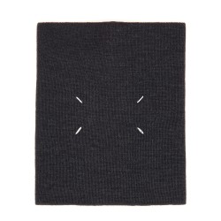 SCARF WITH LOGO