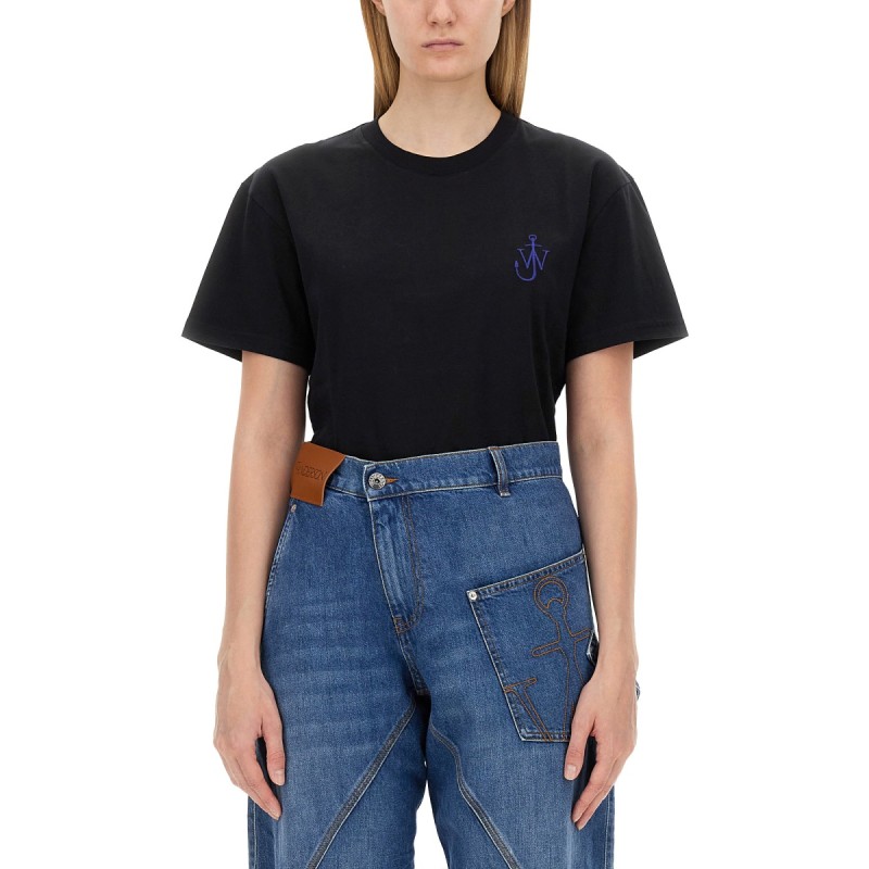 T-SHIRT WITH LOGO