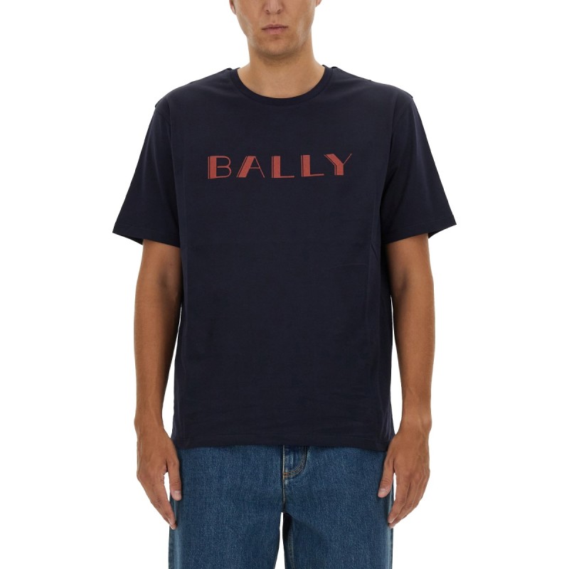 T-SHIRT WITH LOGO
