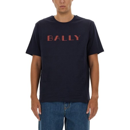T-SHIRT WITH LOGO