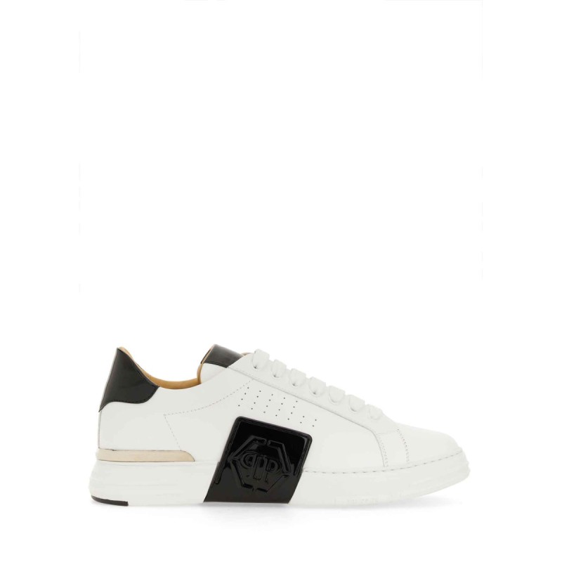 SNEAKER WITH LOGO