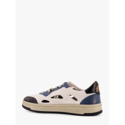 Low-top foam sneakers with lateral openwork
