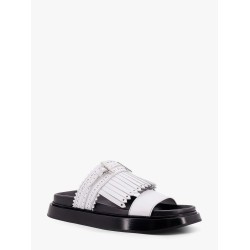 Leather sandals with fringe