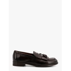 Leather loafer with iconic tassels
