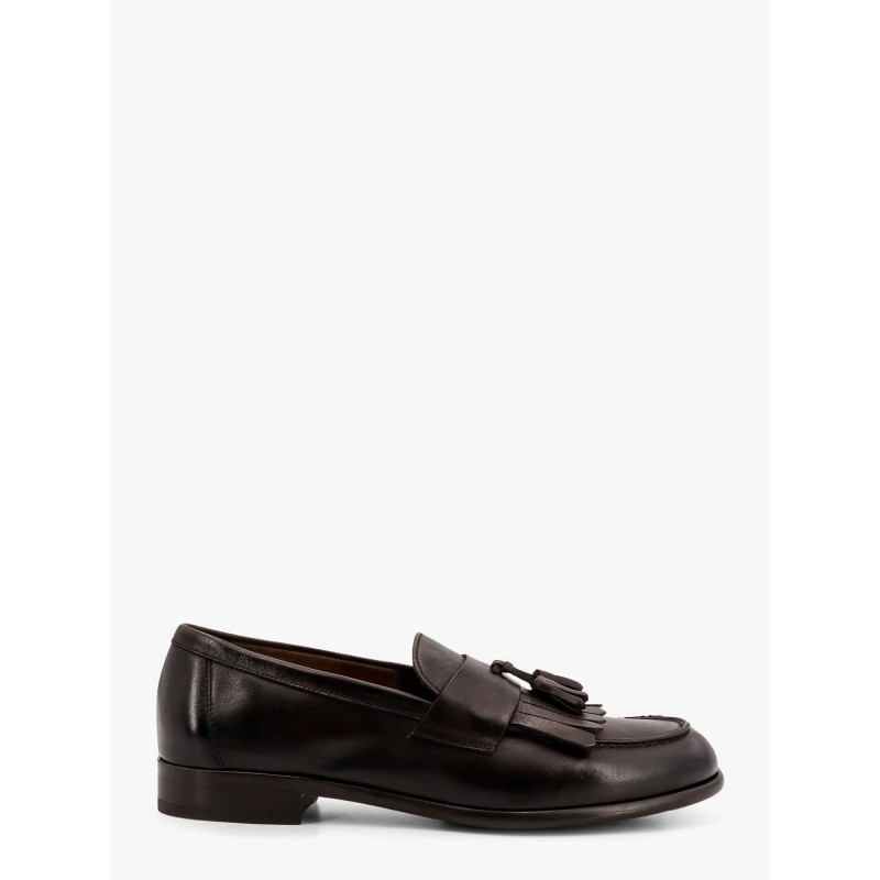 Leather loafer with iconic tassels