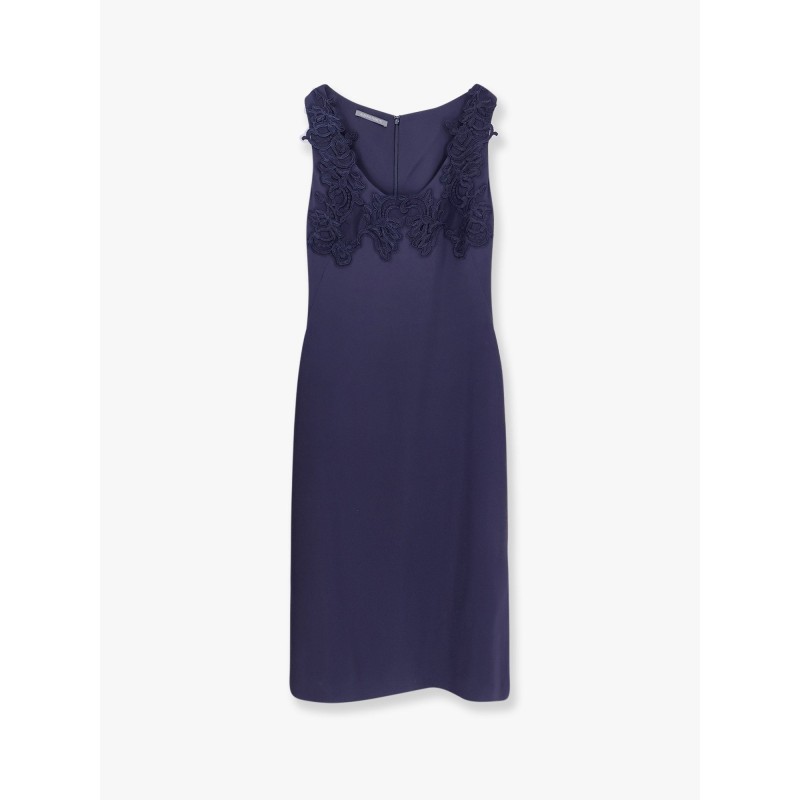 Dress with lace profile