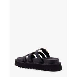 Leather sandals with metal details