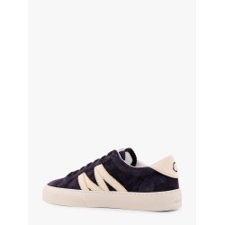Low-top leather sneakers