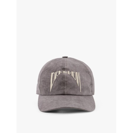 Cotton baseball hat with logo on the front