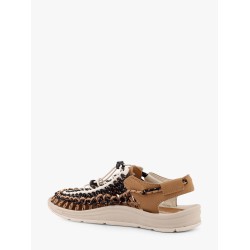 Uneek open-air sneakers