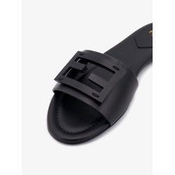Baguette leather slides
